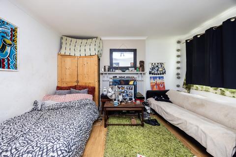 3 bedroom flat for sale, Shaftesbury Street, London N1