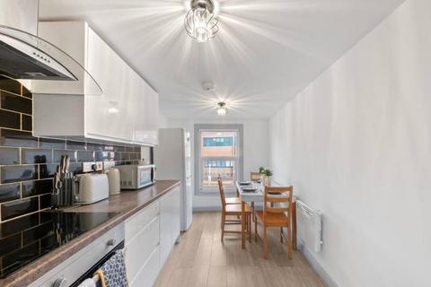 2 bedroom maisonette to rent, Castle Street,  Reading,  RG1