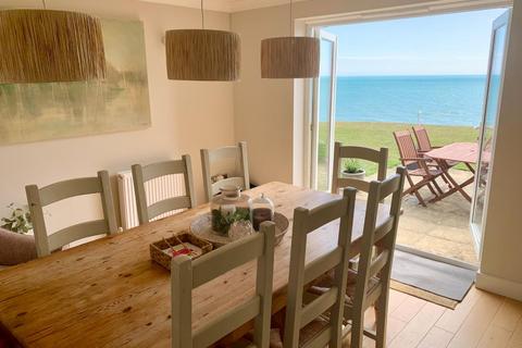 50 Lower Corniche, Hythe, CT21 5TP