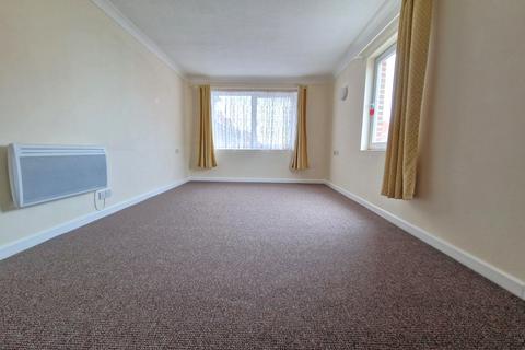 1 bedroom flat for sale, Homeryde House, Lee-on-the-Solent, Hampshire, PO13