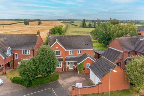 4 bedroom detached house for sale, Kitelee Close, Milton Keynes MK19