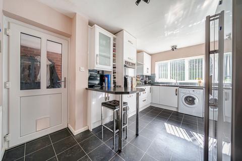 18 Kennet Way, Oakley, Basingstoke, RG23 7AN
