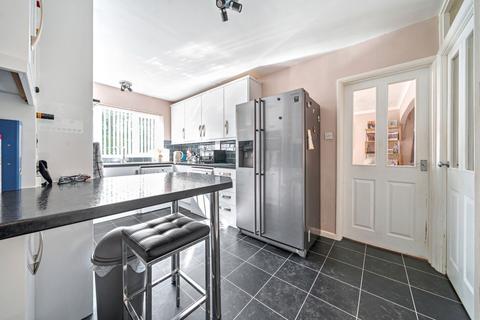 18 Kennet Way, Oakley, Basingstoke, RG23 7AN