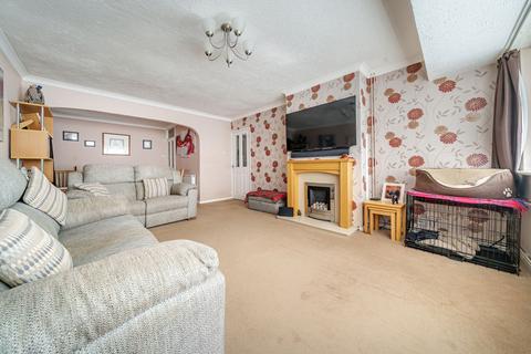 18 Kennet Way, Oakley, Basingstoke, RG23 7AN