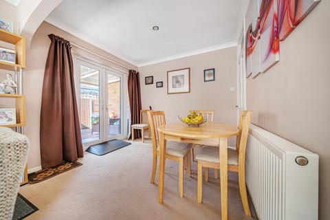 18 Kennet Way, Oakley, Basingstoke, RG23 7AN