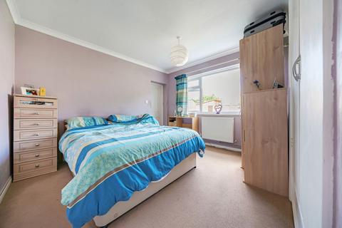 18 Kennet Way, Oakley, Basingstoke, RG23 7AN