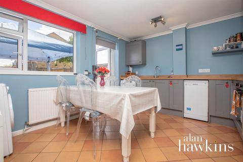 59 Saffron Close, Royal Wootton Bassett, Swindon, SN4 7JB