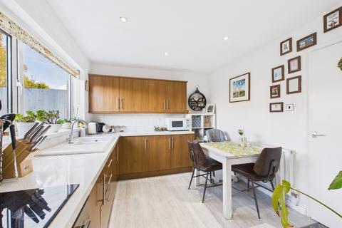 3 bedroom semi-detached house for sale, Stanbury Road, Hull, HU6 7BU
