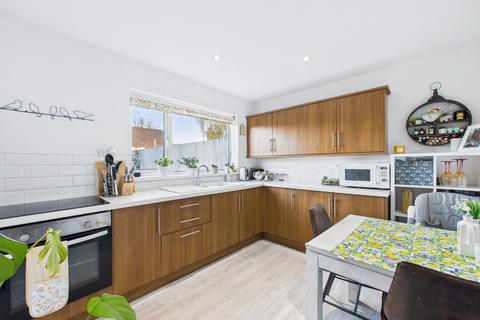 3 bedroom semi-detached house for sale, Stanbury Road, Hull, HU6 7BU