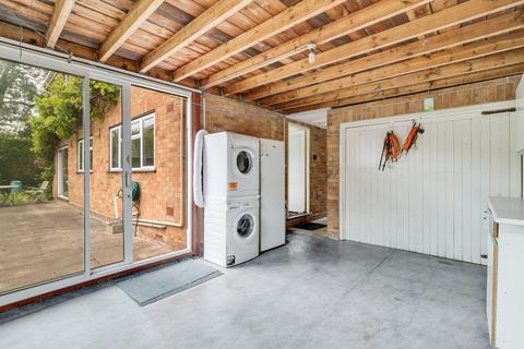 77 Brookbridge Lane, Datchworth, Knebworth, SG3 6SZ