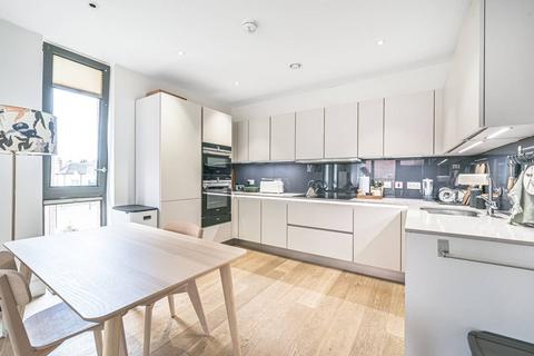 2 bedroom flat to rent, Kidderpore Avenue, Hampstead, London, NW3