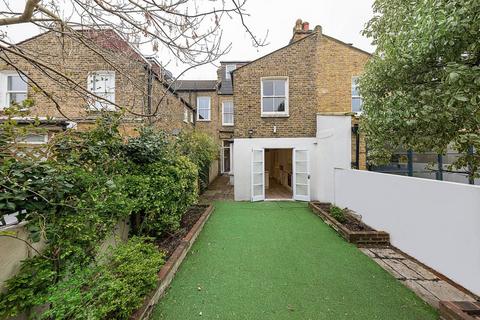 4 bedroom terraced house to rent, Bennerley Road, Between the Commons, London, SW11