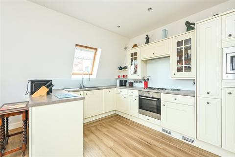 2 bedroom flat for sale, Swan Street, Petersfield, Hampshire