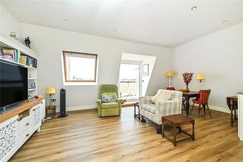 2 bedroom flat for sale, Swan Street, Petersfield, Hampshire