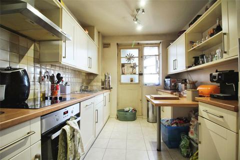 3 bedroom flat to rent, Grand Avenue, East Sussex BN3