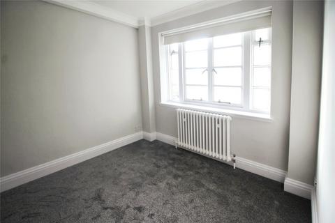 3 bedroom flat to rent, Grand Avenue, East Sussex BN3