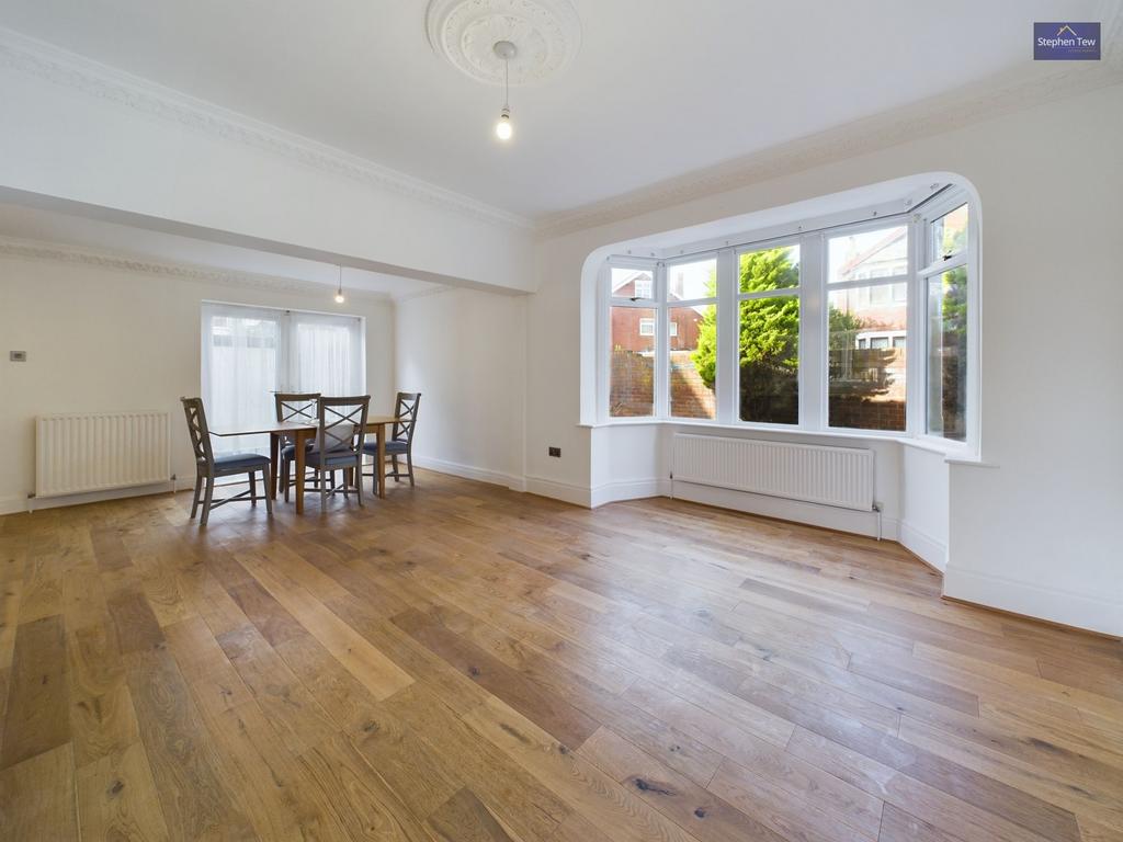 Living / Dining Room