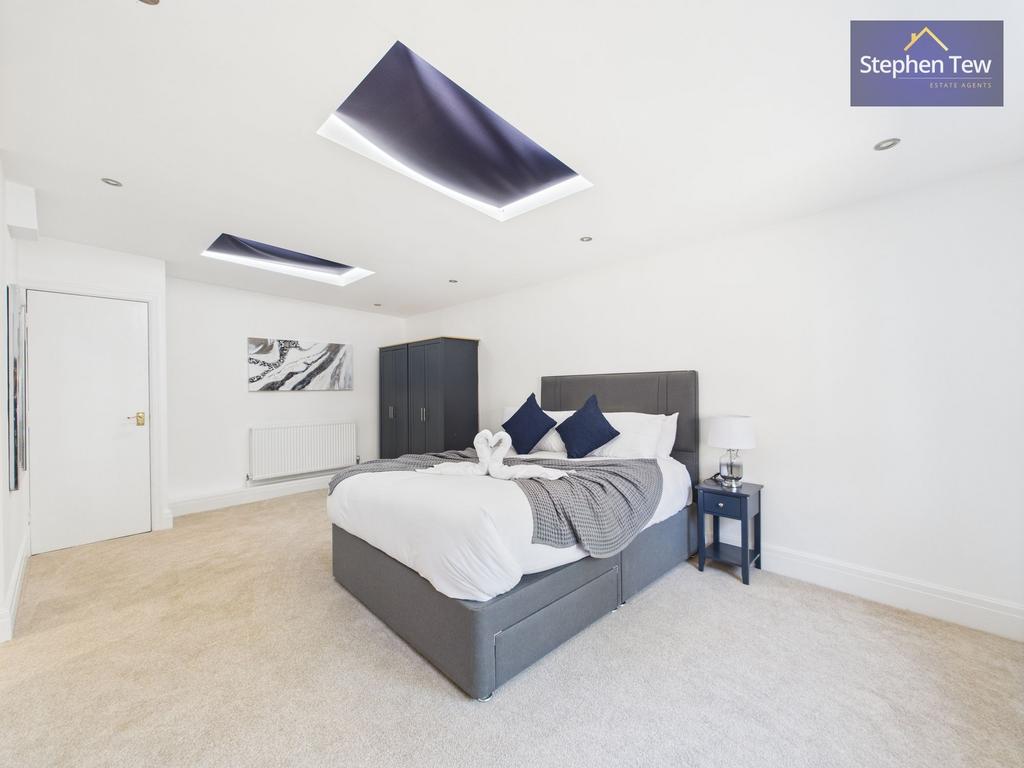 Bedroom 5 / Games Room