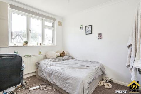 4 bedroom flat to rent, Kings Avenue, London, Lambeth, SW12