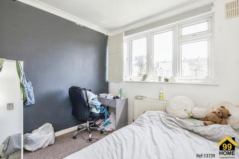 4 bedroom flat to rent, Kings Avenue, London, Lambeth, SW12