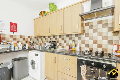 4 bedroom flat to rent, Kings Avenue, London, Lambeth, SW12