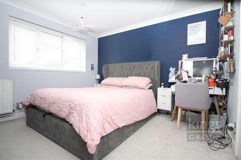 81 Fennells, Harlow, CM19 4RW