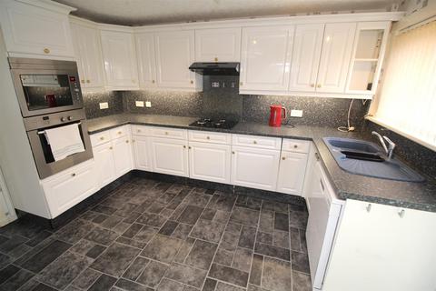 8 Hillview, Skelmorlie, PA17 5BE