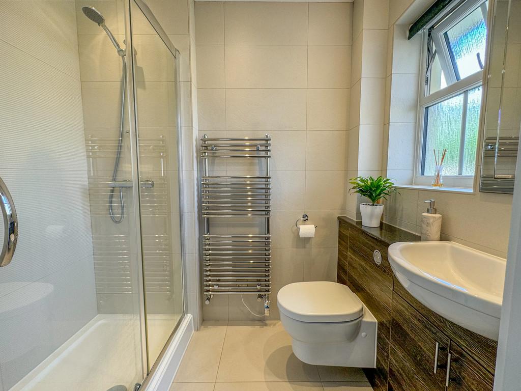 Bed 2 en suite