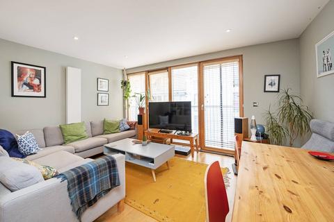 2 bedroom flat for sale, Lea Bridge Road, Leytonstone, London, E5