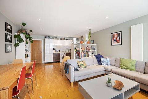 2 bedroom flat for sale, Lea Bridge Road, Leytonstone, London, E5