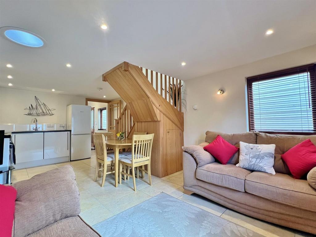 Lounge to stairs