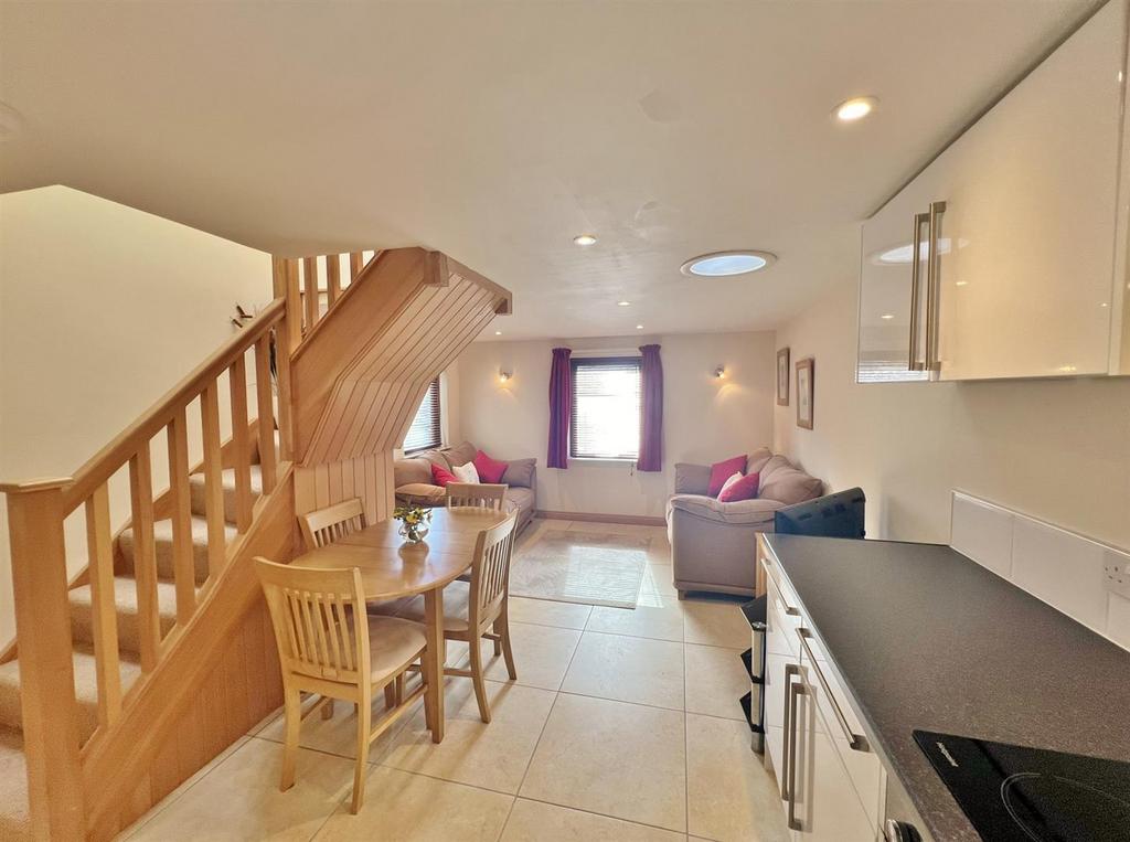 Kitchen to lounge area