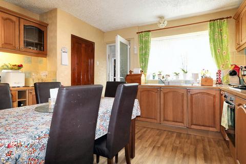 3 bedroom end of terrace house for sale, Edinburgh Road, Congleton