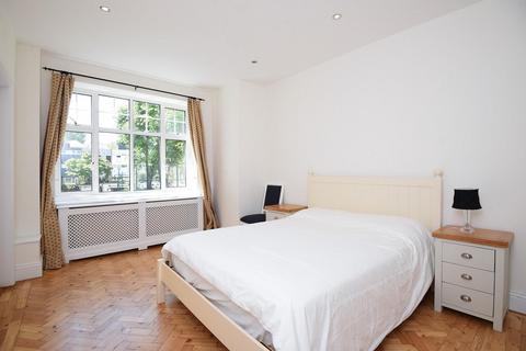 3 bedroom flat for sale, Eton Avenue, Belsize Park