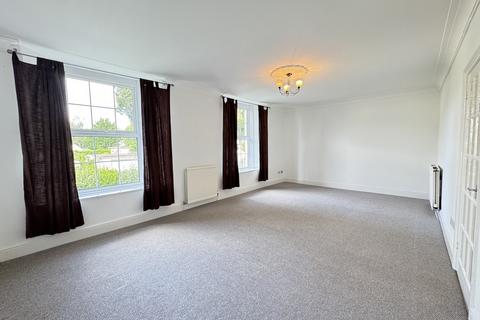 2 bedroom apartment to rent, Flat 11 Edgcumbe Court