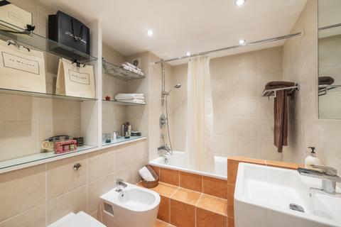 2 bedroom flat for sale, Dockhead Wharf, 4 Shad Thames, London