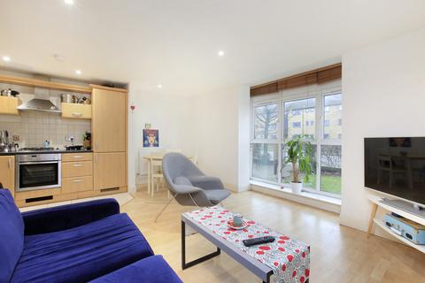 2 bedroom flat for sale, Pembroke House, 71 Kings Avenue, Clapham, London