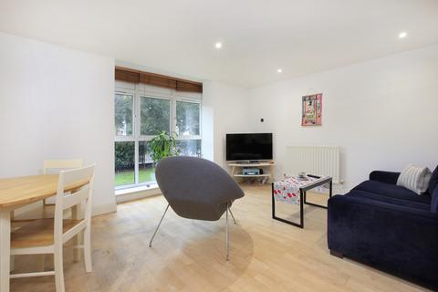 2 bedroom flat for sale, Pembroke House, 71 Kings Avenue, Clapham, London