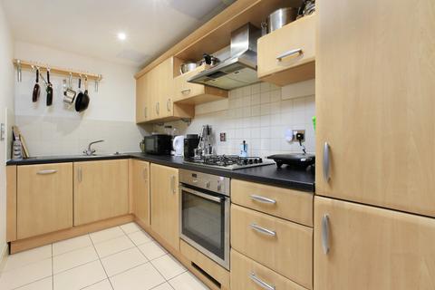 2 bedroom flat for sale, Pembroke House, 71 Kings Avenue, Clapham, London