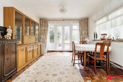 2 bedroom semi-detached bungalow for sale, Kings Gardens, Upminster, RM14