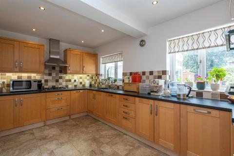 4 bedroom semi-detached house for sale, Rousebarn Lane, Croxley Green