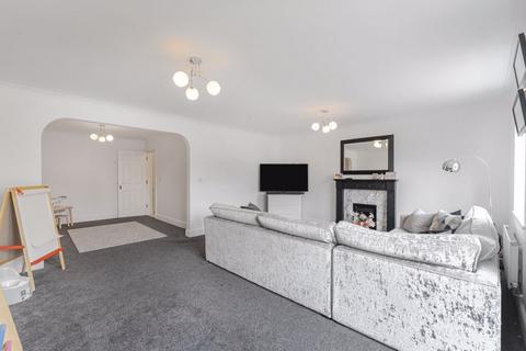 58 Sandringham Drive, Dartford, DA2 7WL