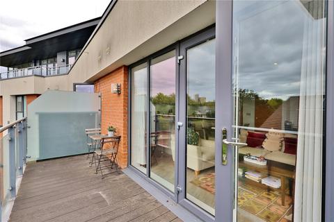 2 bedroom apartment for sale, Sycamore Avenue, Woking, Surrey, GU22