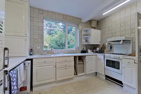 106 Antrobus Road, Sutton Coldfield, B73 5EL