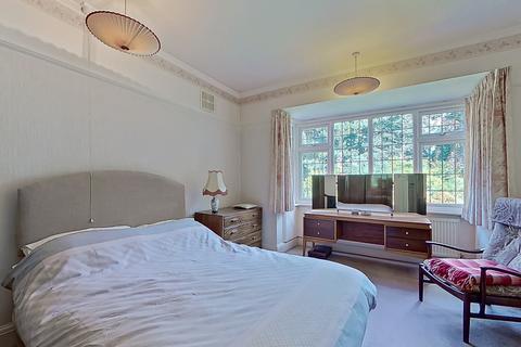 106 Antrobus Road, Sutton Coldfield, B73 5EL