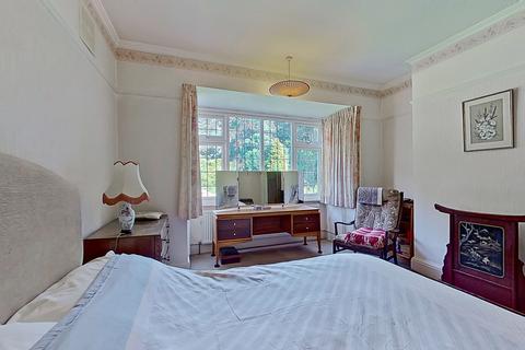 106 Antrobus Road, Sutton Coldfield, B73 5EL