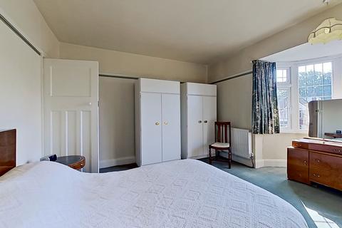 106 Antrobus Road, Sutton Coldfield, B73 5EL