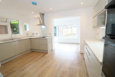 3 bedroom semi-detached house to rent, Ashley Road, Westcott