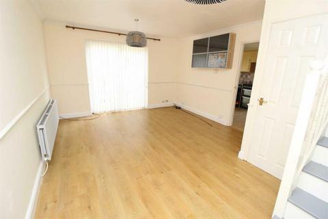 3 bedroom semi-detached house to rent, Kidd Close