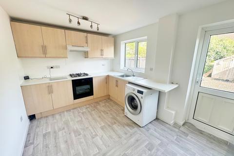 2 bedroom terraced house to rent, Sunningdale Way, Bletchley